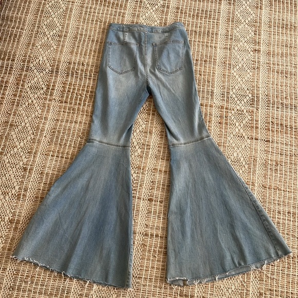 Free People Bell Bottom Blue Jeans - Picture 5 of 8